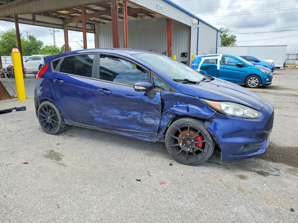 63020556 :رقم المزاد ، 3FADP4GX9GM136180 vin ، 2016 Ford Fiesta مزاد بيع