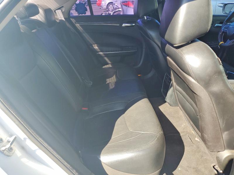 61044156 :رقم المزاد ، 2C3CCAAG5FH785775 vin ، 2015 Chrysler 300 مزاد بيع