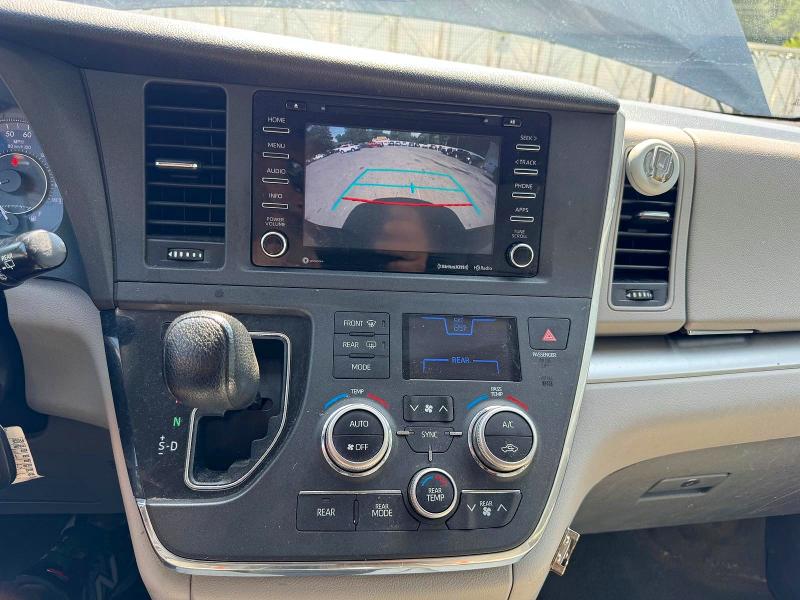 2018 Toyota Sienna მანქანა იყიდება აუქციონზე, vin: 5TDJZ3DC1JS189479, აუქციონის ნომერი: 61314106