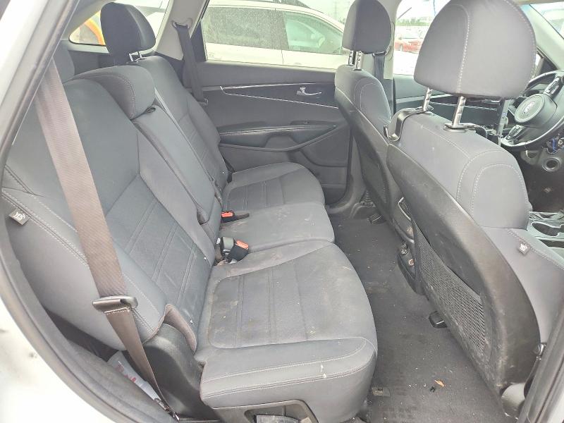 61717006 :رقم المزاد ، 5XYPG4A3XJG432374 vin ، 2018 Kia Sorento مزاد بيع