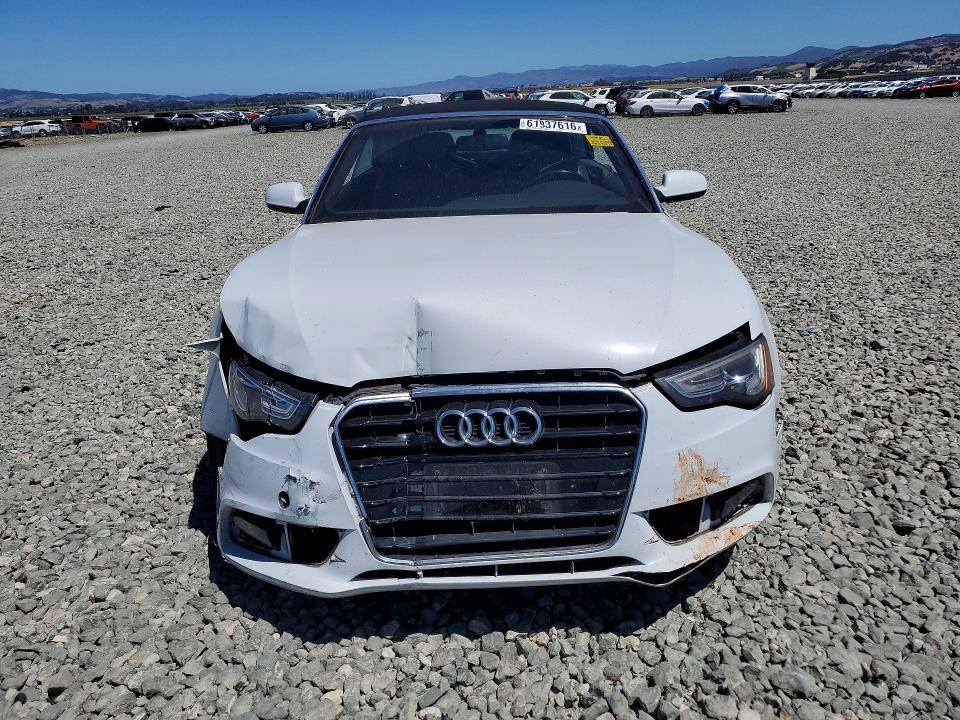 61937616 :رقم المزاد ، WAUCFAFH2FN012013 vin ، 2015 Audi A5 مزاد بيع