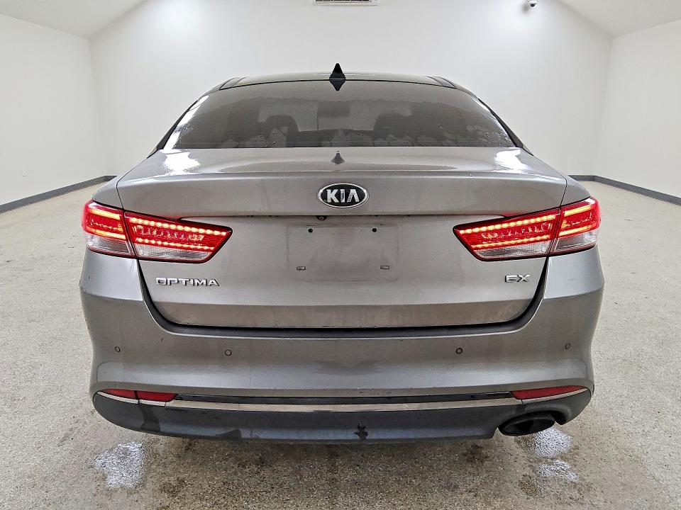 59365996 :رقم المزاد ، 5XXGU4L36JG213261 vin ، 2018 Kia Optima مزاد بيع