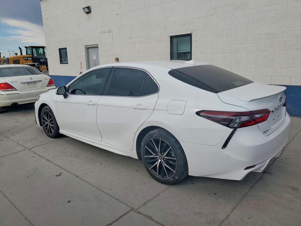 2021 Toyota Camry მანქანა იყიდება აუქციონზე, vin: 4T1G11AK4MU465246, აუქციონის ნომერი: 61876486