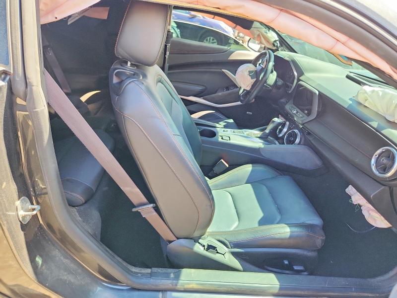 60490236 :رقم المزاد ، 1G1FH1R77H0161930 vin ، 2017 Chevrolet Camaro مزاد بيع