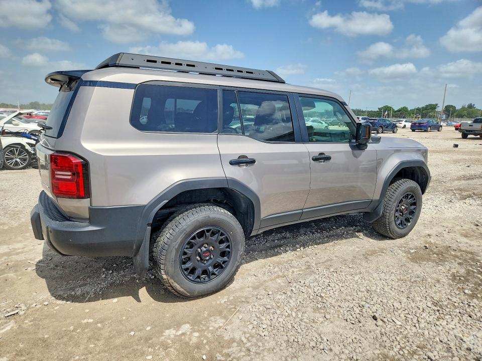 60593076 :رقم المزاد ، JTEABFAJXR5007834 vin ، 2024 Toyota Land Cruiser مزاد بيع