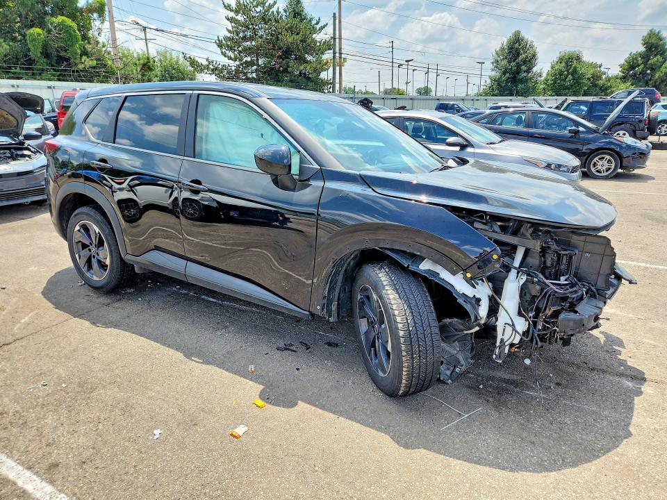 62751396 :رقم المزاد ، 5N1BT3BA2RC685486 vin ، 2024 Nissan Rogue مزاد بيع