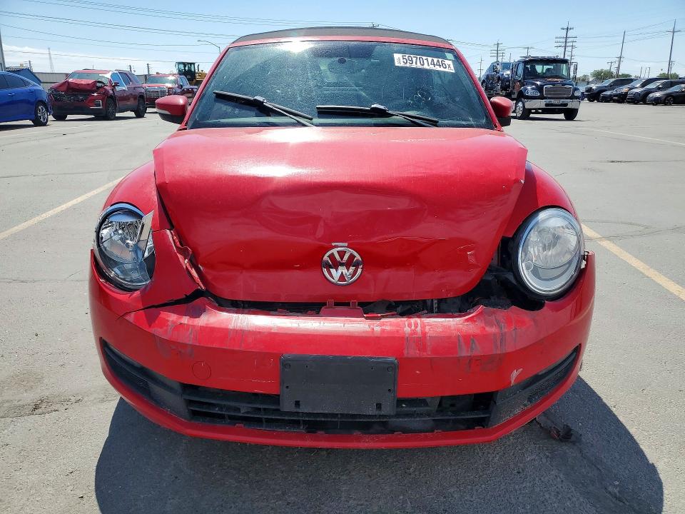 2015 Volkswagen Beetle მანქანა იყიდება აუქციონზე, vin: 3VW517AT8FM802951, აუქციონის ნომერი: 59701446