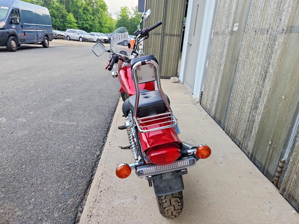 61111956 :رقم المزاد ، JS1NJ48A912101710 vin ، 2001 Suzuki Gz250 مزاد بيع