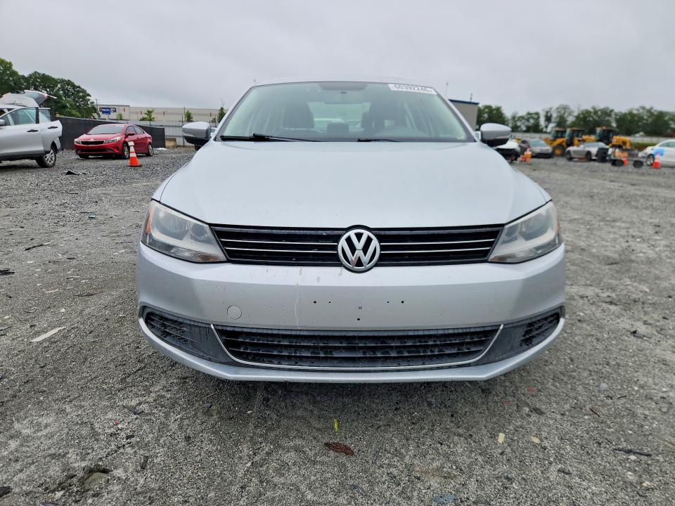 60392246 :رقم المزاد ، 3VWD07AJ3EM317130 vin ، 2014 Volkswagen Jetta مزاد بيع