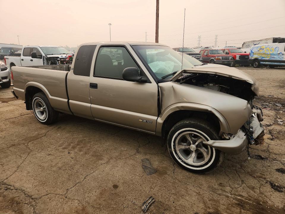 61377716 :رقم المزاد ، 1GCCS19X9W8110732 vin ، 1998 Chevrolet S Truck مزاد بيع