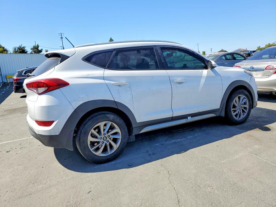 Продажа на аукционе авто 2017 Hyundai Tucson, vin: KM8J33A47HU283916, номер лота: 60526976