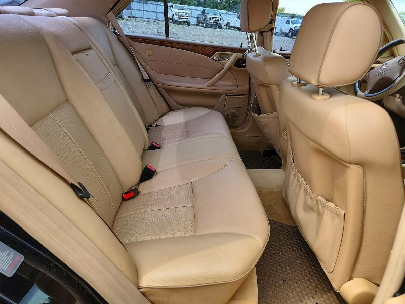 61800516 :رقم المزاد ، WDBJF82J41X052469 vin ، 2001 Mercedes-benz E مزاد بيع