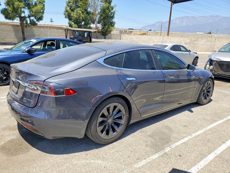 2020 Tesla Model S მანქანა იყიდება აუქციონზე, vin: 5YJSA1E2XLF397034, აუქციონის ნომერი: 62709626