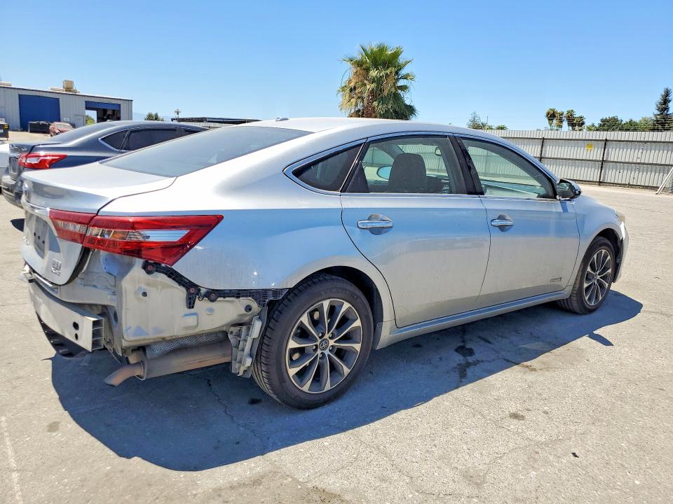 61979416 :رقم المزاد ، 4T1BD1EB9JU060894 vin ، 2018 Toyota Avalon Hybrid مزاد بيع