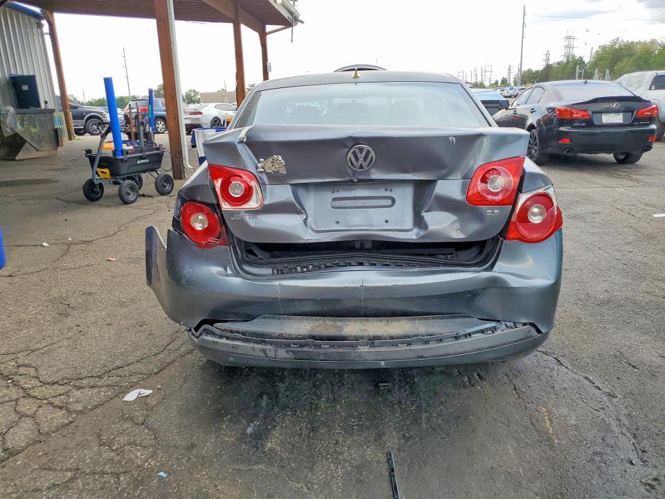 62115306 :رقم المزاد ، 3VWEF71K27M076630 vin ، 2007 Volkswagen Jetta مزاد بيع
