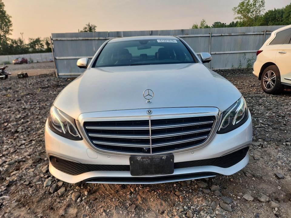 Продажа на аукционе авто 2019 Mercedes-benz E, vin: WDDZF4KB9KA562784, номер лота: 61331016