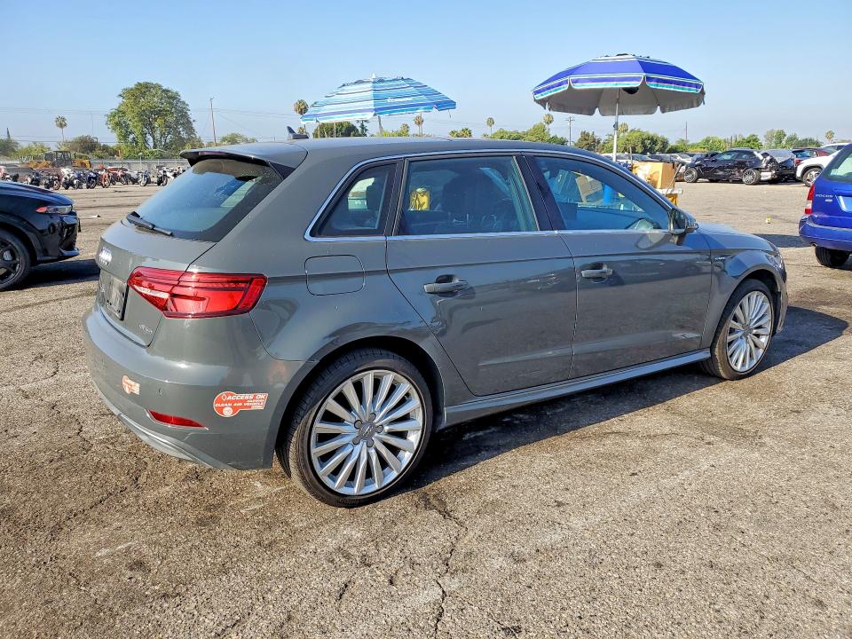 2017 Audi A3 მანქანა იყიდება აუქციონზე, vin: WAUTPBFF0HA036421, აუქციონის ნომერი: 61538256