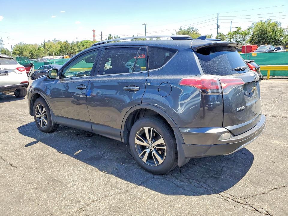 60707456 :رقم المزاد ، JTMRFREV7HD215393 vin ، 2017 Toyota Rav4 مزاد بيع