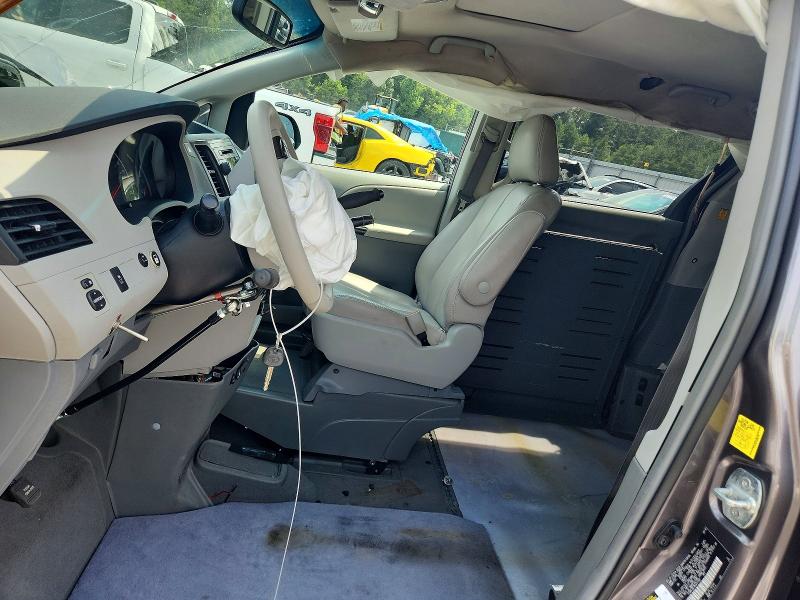 Продажа на аукционе авто 2011 Toyota Sienna, vin: 5TDKK3DC2BS041397, номер лота: 62416356