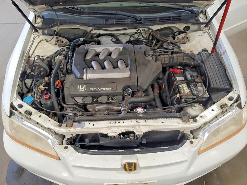 Продажа на аукционе авто 2000 Honda Accord, vin: 1HGCG1658YA049164, номер лота: 62647736