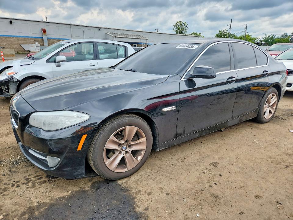 2011 Bmw 528 მანქანა იყიდება აუქციონზე, vin: WBAFR1C57BC736753, აუქციონის ნომერი: 63024236