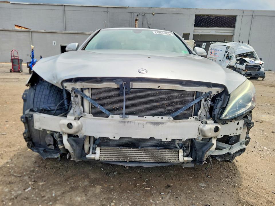 2015 Mercedes-benz C მანქანა იყიდება აუქციონზე, vin: 55SWF4JB1FU091806, აუქციონის ნომერი: 61853986