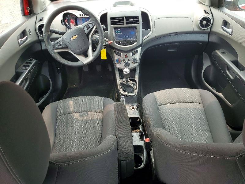 61122526 :رقم المزاد ، 1G1JD5SB5F4216103 vin ، 2015 Chevrolet Sonic مزاد بيع
