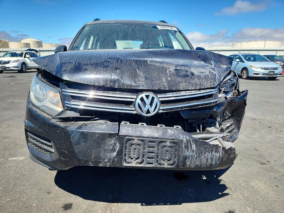 Auction sale of the 2017 Volkswagen Tiguan, vin: WVGBV7AX2HK027954, lot number: 59907026