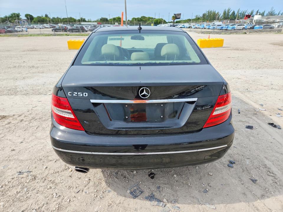 Продаж на аукціоні авто 2013 Mercedes-benz C, vin: WDDGF4HB3DR270535, номер лоту: 63503636