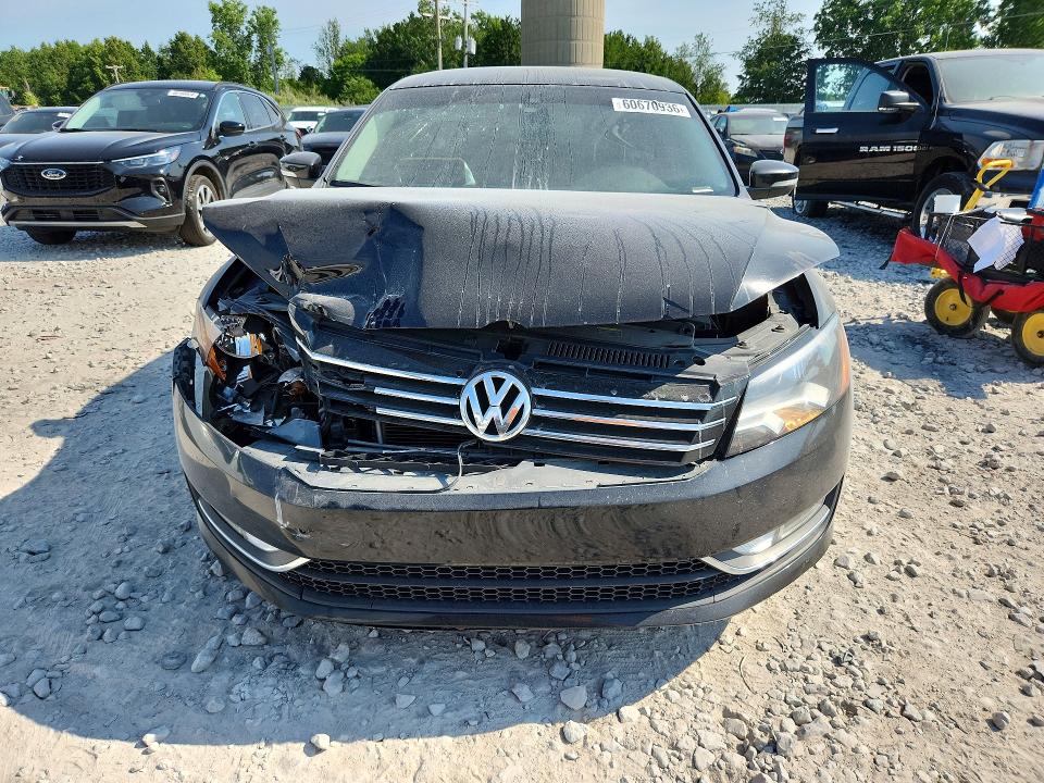 Продажа на аукционе авто 2015 Volkswagen Passat, vin: 1VWAT7A31FC103526, номер лота: 60670936