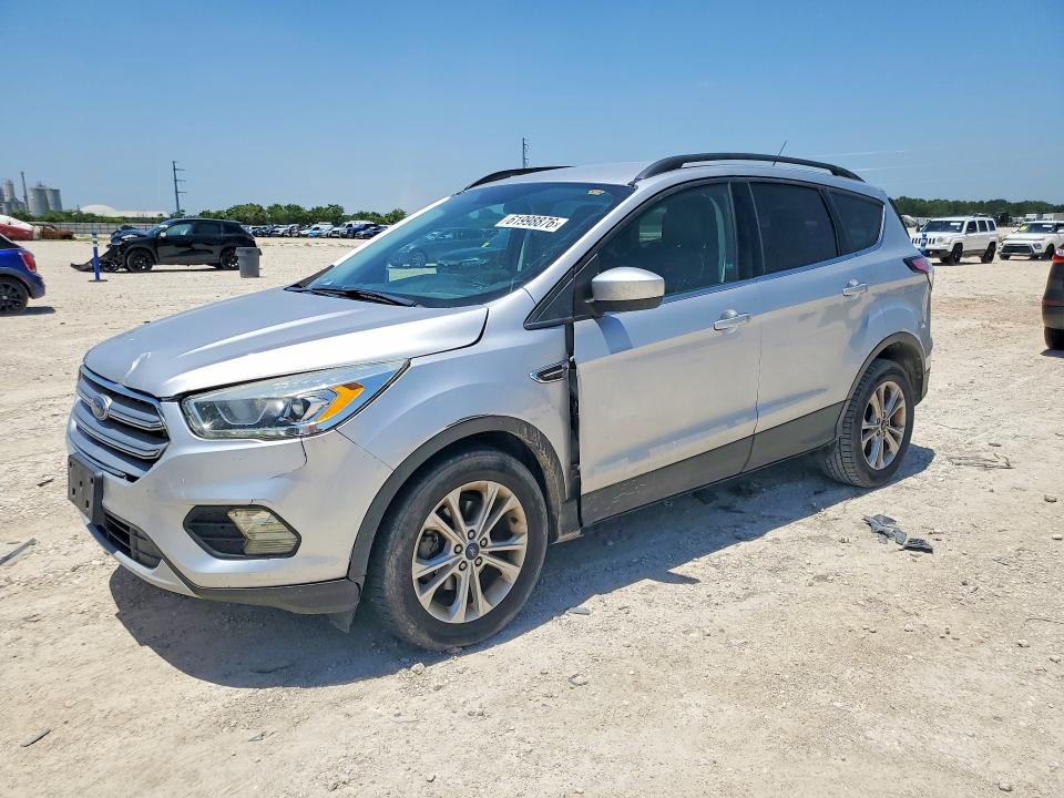 2017 Ford Escape მანქანა იყიდება აუქციონზე, vin: 1FMCU0GDXHUB90271, აუქციონის ნომერი: 61998876