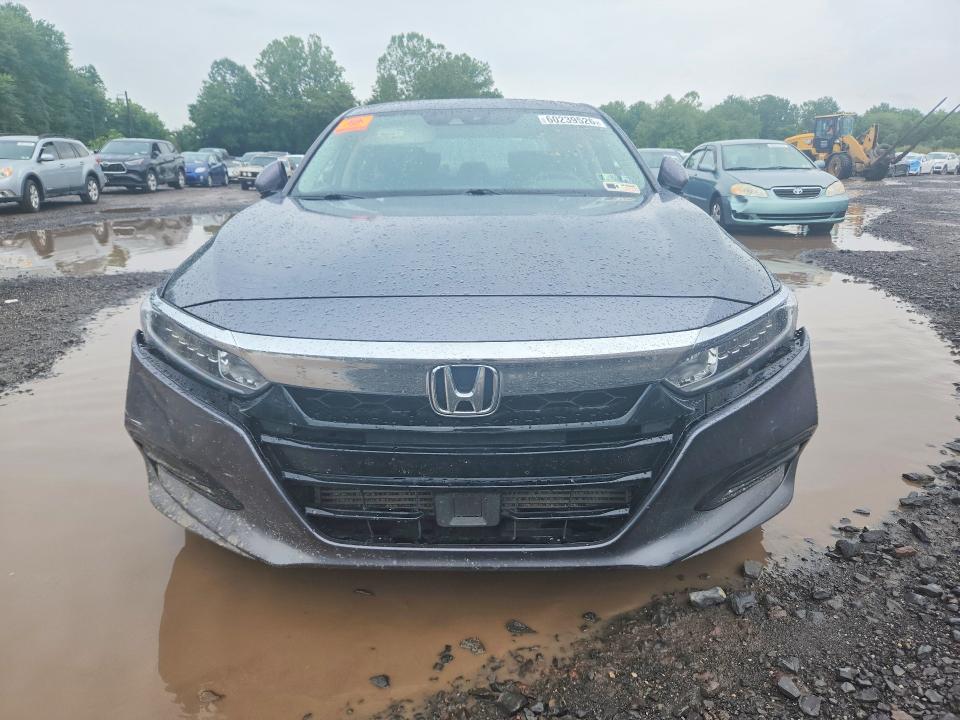 60239526 :رقم المزاد ، 1HGCV2F59KA010733 vin ، 2019 Honda Accord مزاد بيع