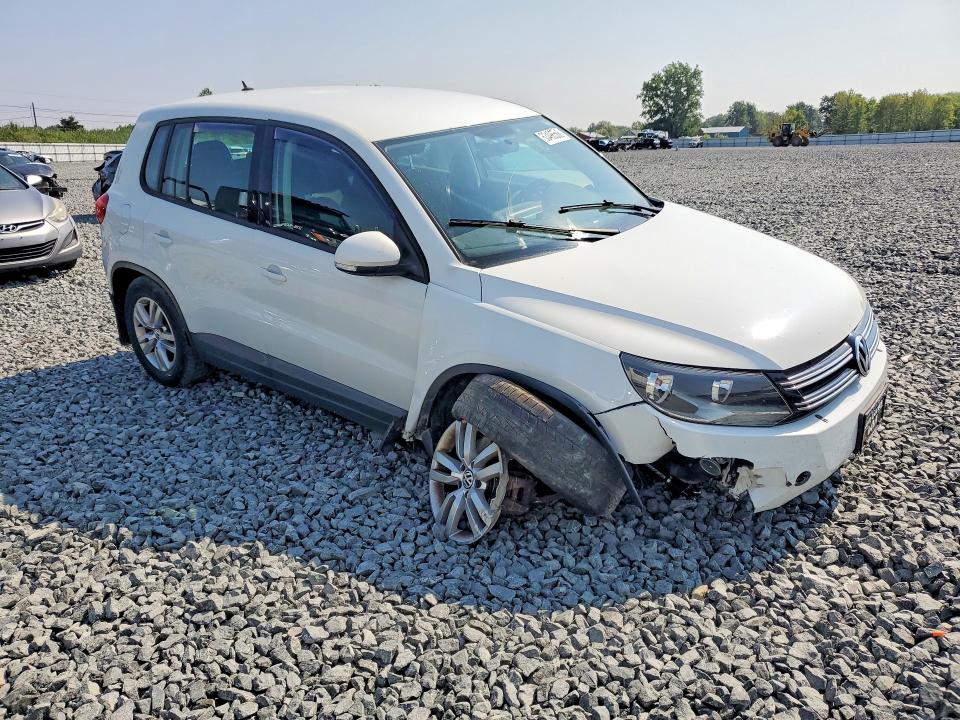 2014 Volkswagen Tiguan მანქანა იყიდება აუქციონზე, vin: WVGAV3AX1EW573623, აუქციონის ნომერი: 63496556