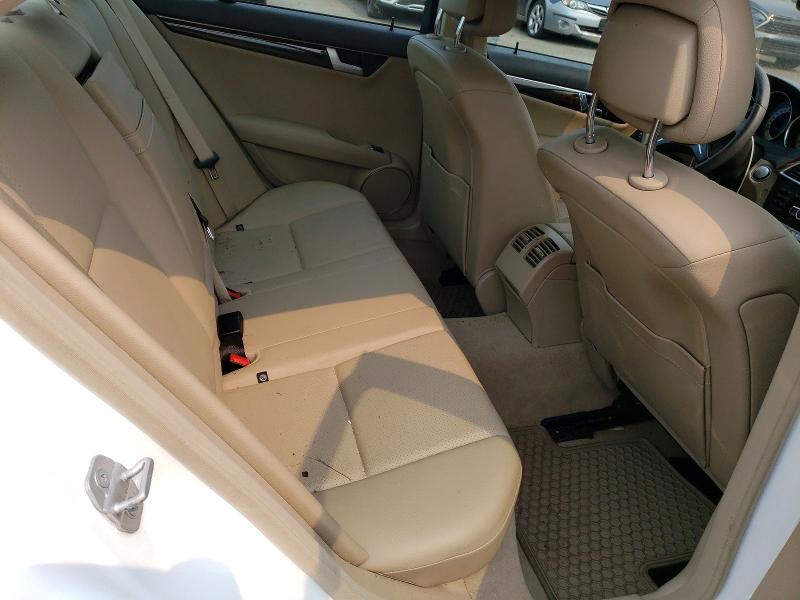 2014 Mercedes-benz C მანქანა იყიდება აუქციონზე, vin: WDDGF8ABXER302674, აუქციონის ნომერი: 60664166