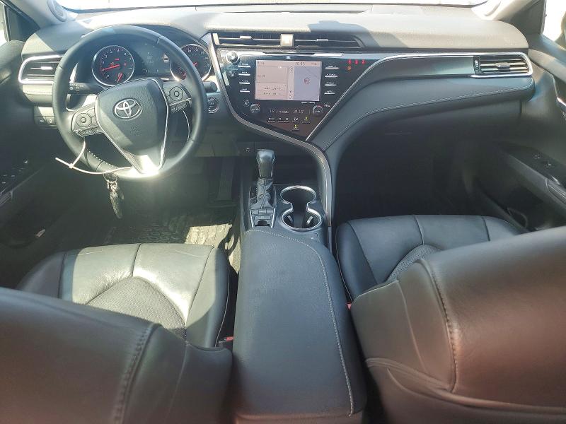 61417696 :رقم المزاد ، 4T1BZ1HKXJU006680 vin ، 2018 Toyota Camry مزاد بيع