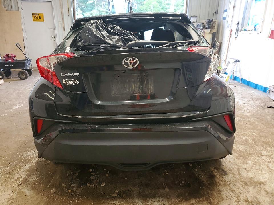 60126826 :رقم المزاد ، NMTKHMBX6JR040762 vin ، 2018 Toyota C-hr مزاد بيع