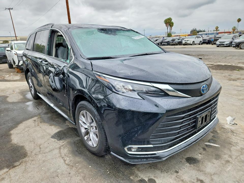 Продаж на аукціоні авто 2024 Toyota Sienna, vin: 5TDYRKEC9RS215586, номер лоту: 59393516