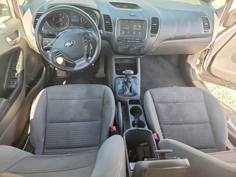 62400906 :رقم المزاد ، 3KPFL4A77JE263275 vin ، 2018 Kia Forte مزاد بيع