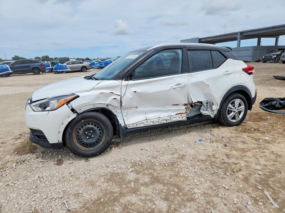 59851656 :رقم المزاد ، 3N1CP5CUXKL471022 vin ، 2019 Nissan Kicks مزاد بيع