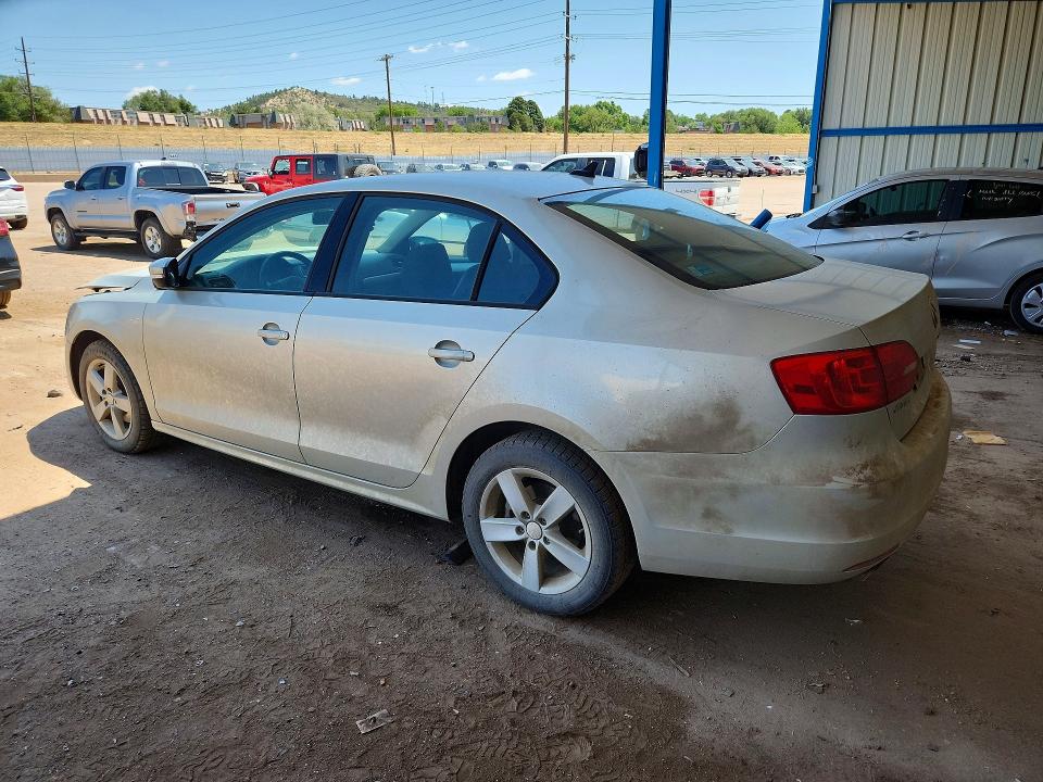 61506476 :رقم المزاد ، 3VWLL7AJ7BM109895 vin ، 2011 Volkswagen Jetta مزاد بيع