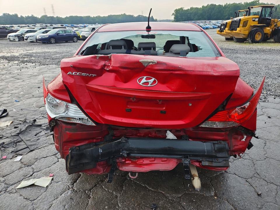 2013 Hyundai Accent მანქანა იყიდება აუქციონზე, vin: KMHCU4AE0DU275543, აუქციონის ნომერი: 62853536