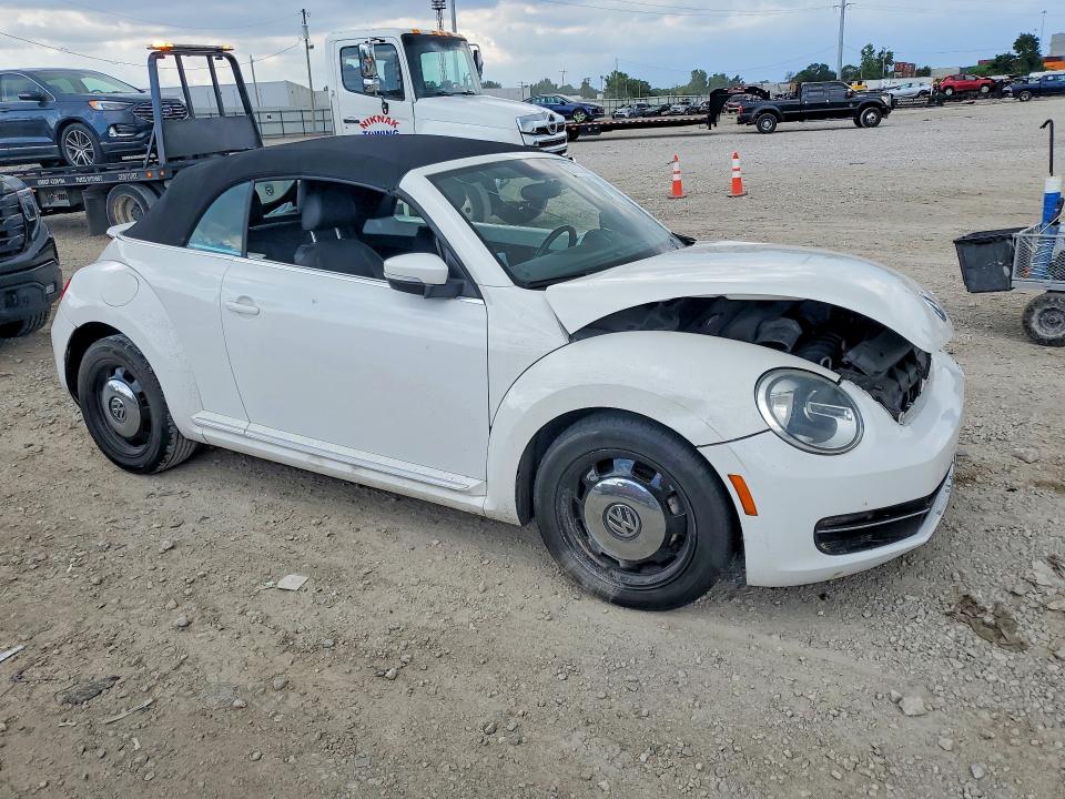 60873336 :رقم المزاد ، 3VW5X7AT2DM816839 vin ، 2013 Volkswagen Beetle مزاد بيع