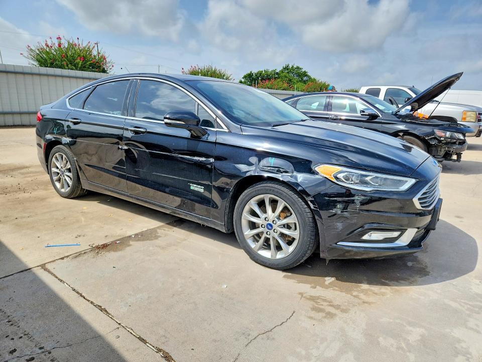 61003406 :رقم المزاد ، 3FA6P0SU6JR180999 vin ، 2018 Ford Fusion مزاد بيع