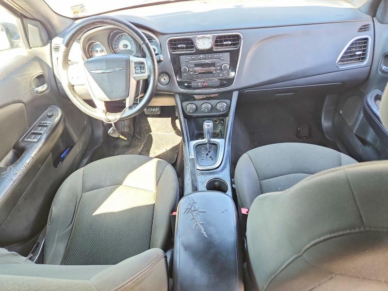 60268876 :رقم المزاد ، 1C3BC1FB1BN602513 vin ، 2011 Chrysler 200 مزاد بيع