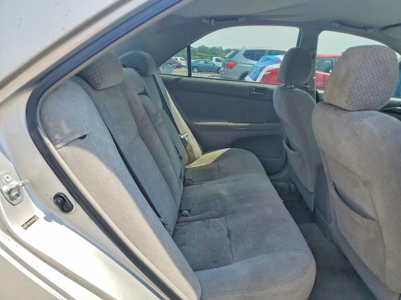 50612106 :رقم المزاد ، 4T1BE32KX4U843501 vin ، 2004 Toyota Camry مزاد بيع