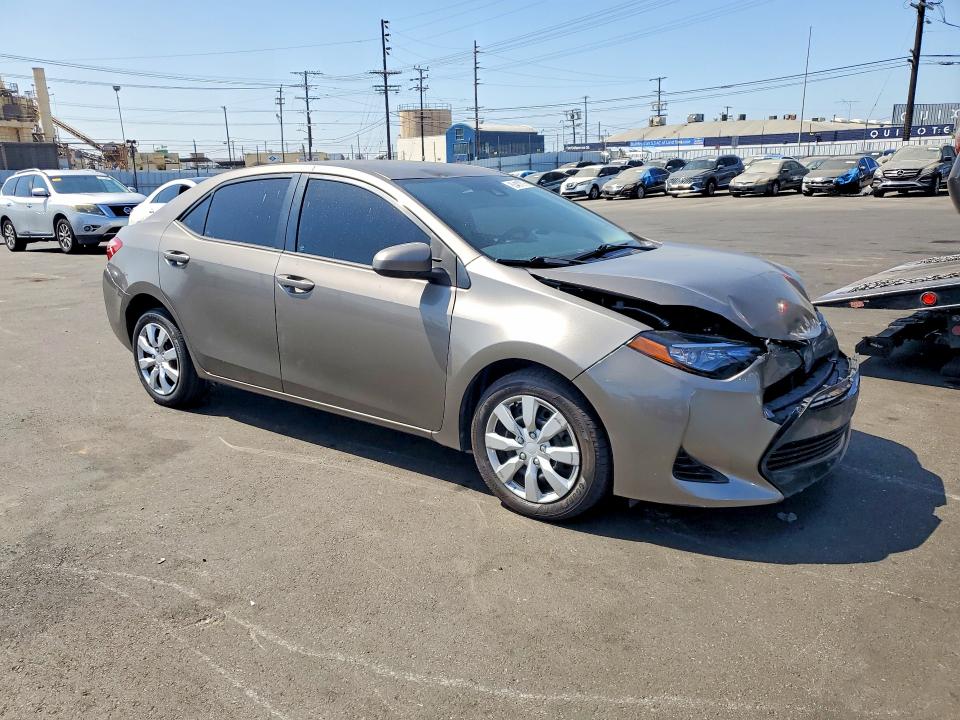 Продажа на аукционе авто 2017 Toyota Corolla, vin: 5YFBURHE0HP704511, номер лота: 63487076