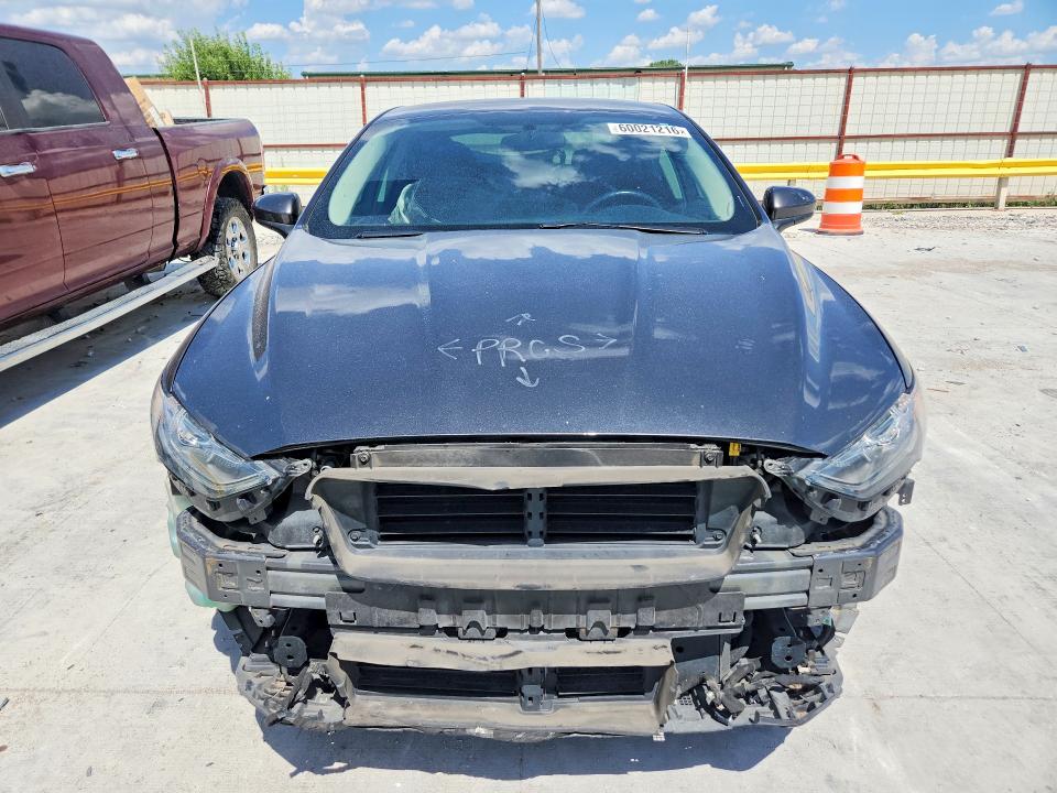 60021216 :رقم المزاد ، 3FA6P0LU4HR397461 vin ، 2017 Ford Fusion مزاد بيع