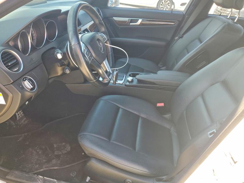 2014 Mercedes-benz C მანქანა იყიდება აუქციონზე, vin: WDDGF8AB4EG233038, აუქციონის ნომერი: 61192366