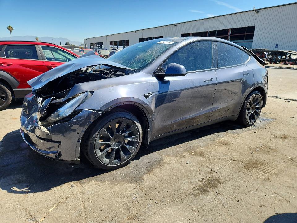60846376 :رقم المزاد ، 5YJYGDED8MF124395 vin ، 2021 Tesla Model  Y مزاد بيع