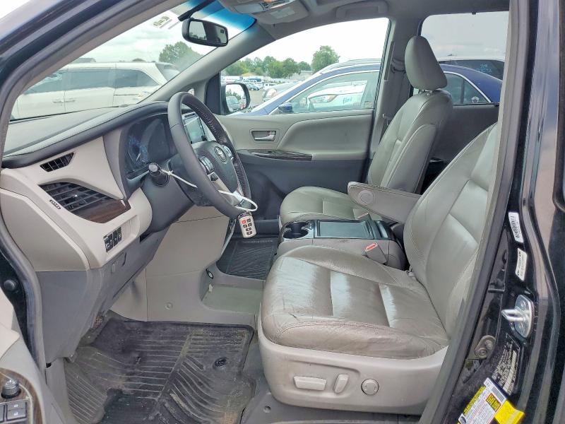 62095796 :رقم المزاد ، 5TDDZ3DC7HS174282 vin ، 2017 Toyota Sienna مزاد بيع